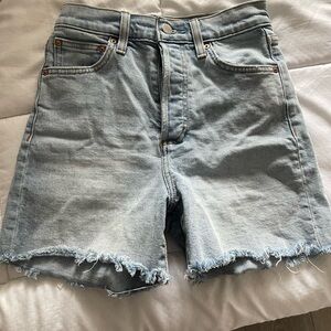 Aritzia denim forum jean shorts size 25